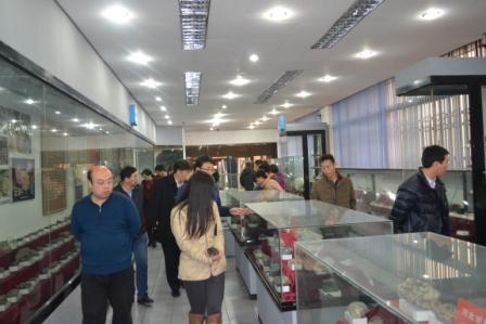 與會老師參觀beat365地質博物館.JPG 與會老師參觀beat365地質博物館.JPG
