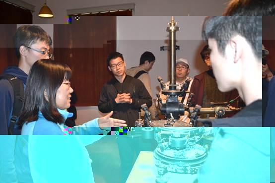 clip_image012.jpg 圖片包含 人員, 室内, 牆壁, 餐桌 已生成極高可信度的說明