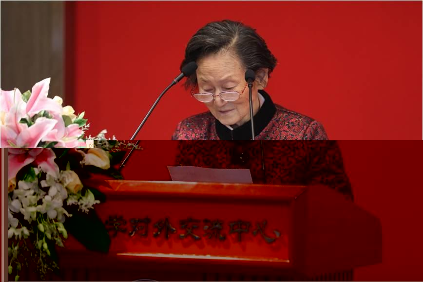 董先生夫人壽曼麗教授緻答謝詞.jpg 董先生夫人壽曼麗教授緻答謝詞.jpg